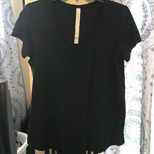 Simple black Lululemon top